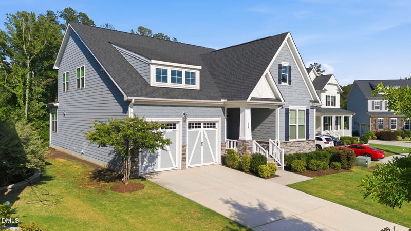 129 Treeline Ct, Holly Springs, NC 27540