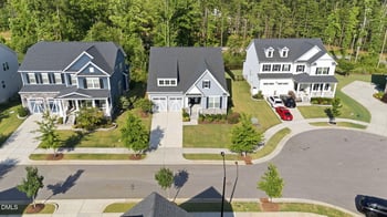 129 Treeline Ct, Holly Springs, NC 27540
