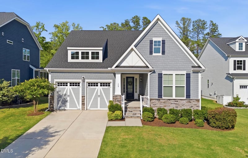 129 Treeline Ct, Holly Springs, NC 27540