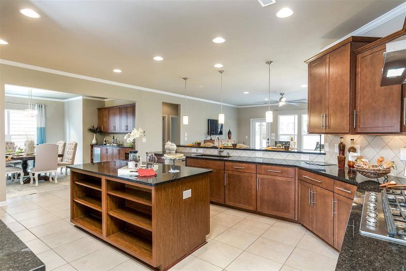 129 Turnstone Dr, Durham, NC 27703
