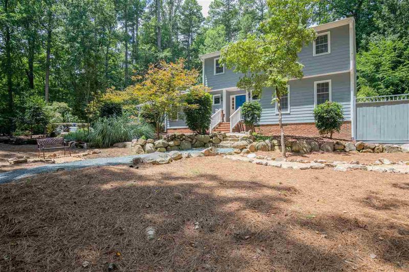 129 Wolfs Ct, Chapel Hill, NC 27516