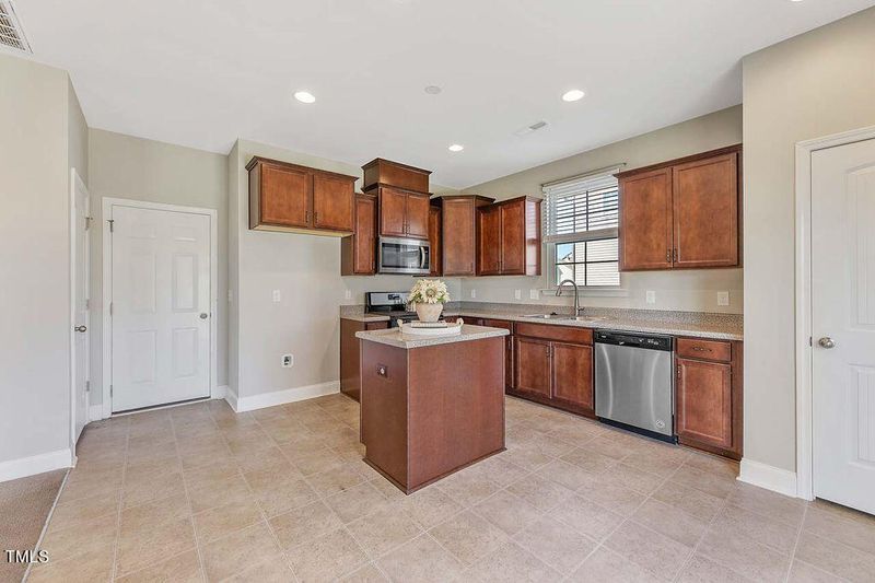 13 Bromley St, Franklinton, NC 27525
