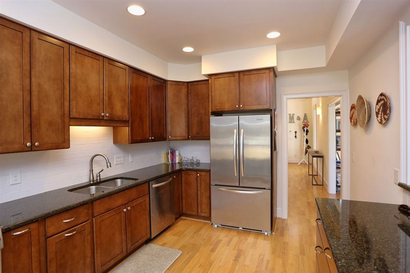 13 Burnwood Pl, Chapel Hill, NC 27517