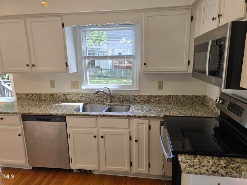 13 Cedar Hill Dr, Durham, NC 27713