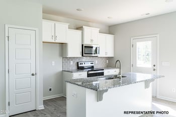 13 W Coulter Ct, Selma, NC 27576