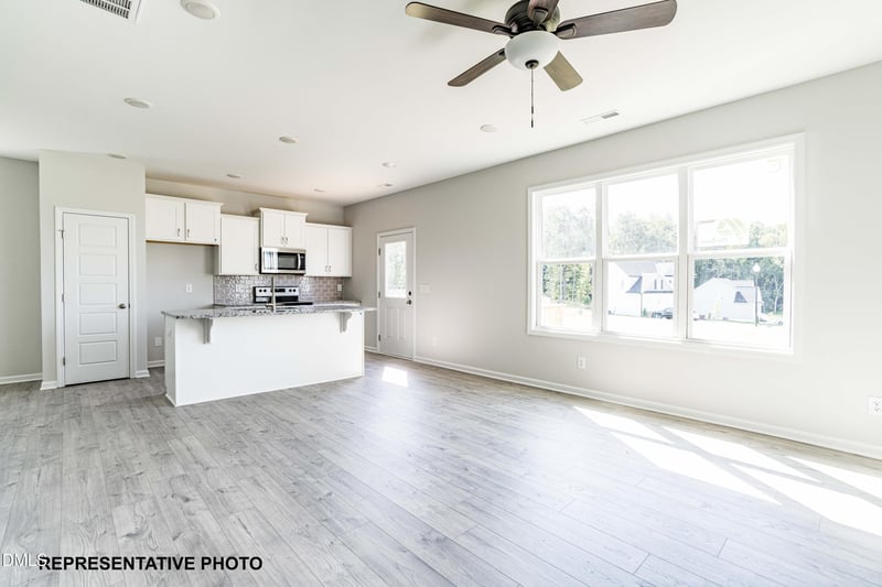 13 W Coulter Ct, Selma, NC 27576