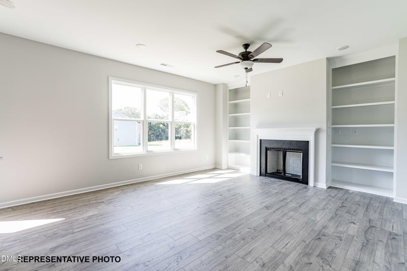 13 W Coulter Ct, Selma, NC 27576