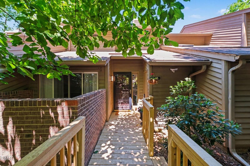 13 Creekview Ln, Durham, NC 27705