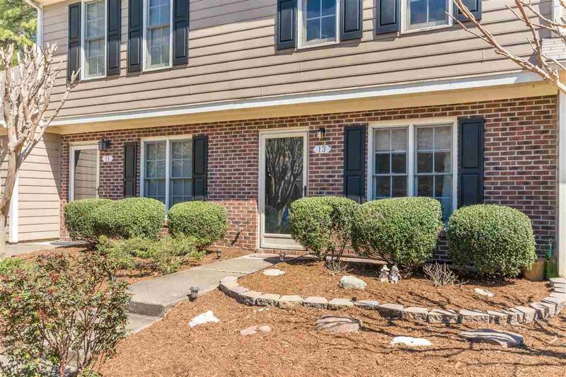 13 Crystal Oaks Ct, Durham, NC 27707