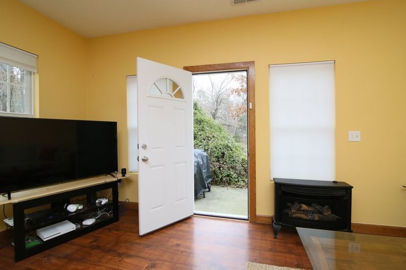 13 Moorefield Ct, Durham, NC 27705