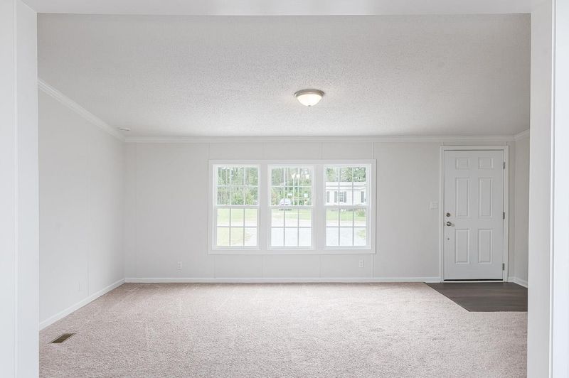 13 Riquel Dr, Selma, NC 27576