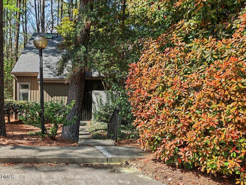 13 Vauxhall Pl, Chapel Hill, NC 27517
