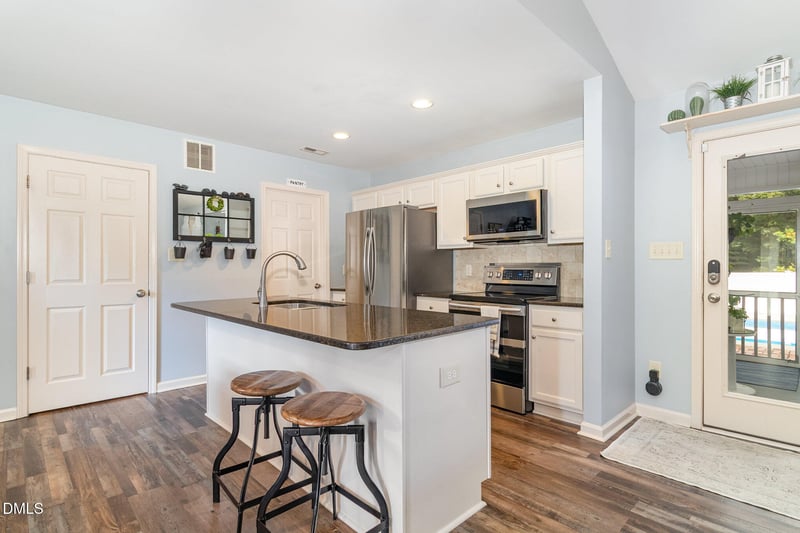 130 Castaway Ct, Clayton, NC 27520