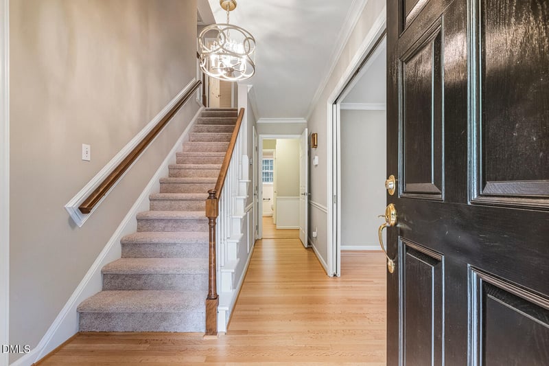 130 Castlewood Dr, Cary, NC 27511