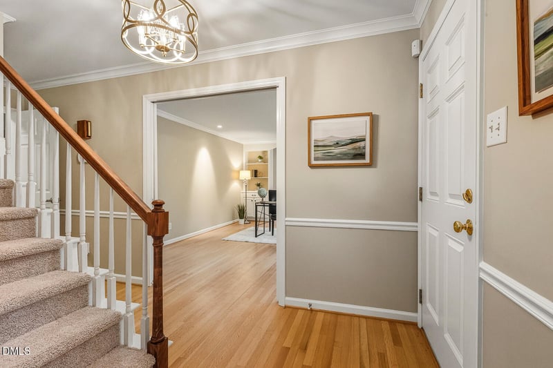 130 Castlewood Dr, Cary, NC 27511