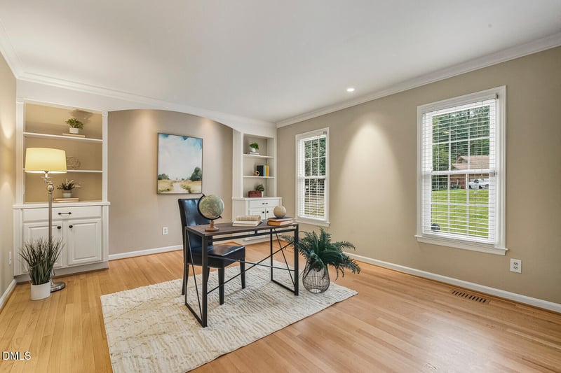 130 Castlewood Dr, Cary, NC 27511