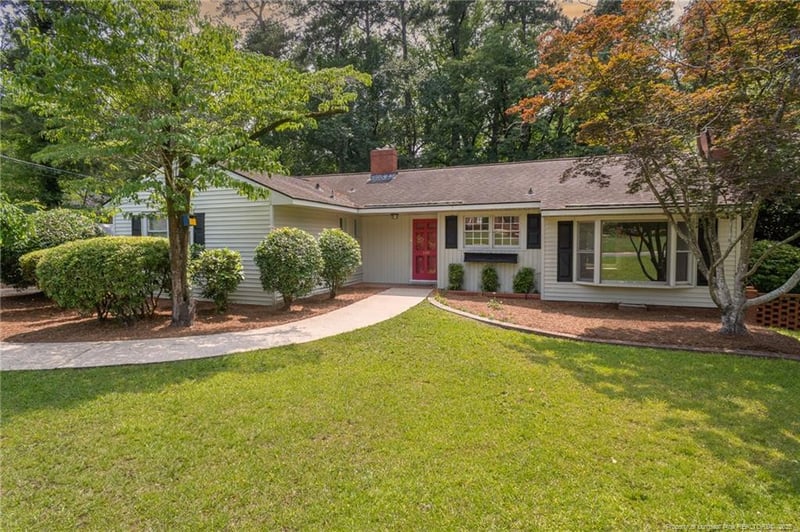 130 Churchill Dr, Fayetteville, NC 28303