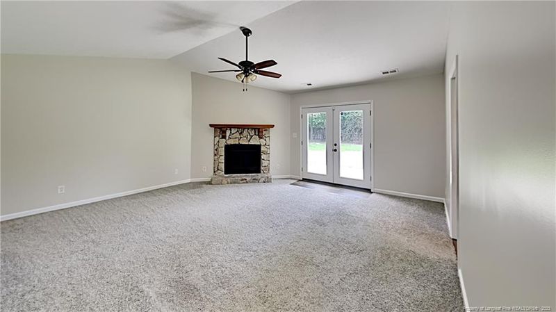 130 Eagle St, Fayetteville, NC 28306