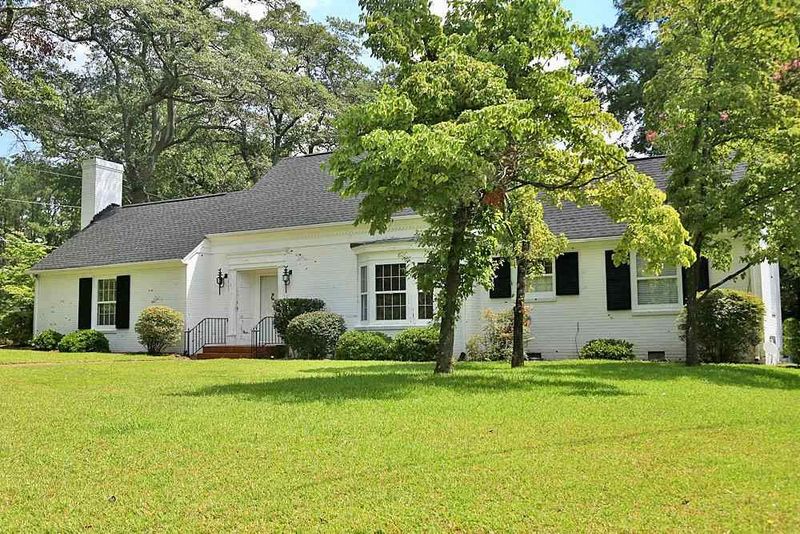 130 N Ennis St, Fuquay Varina, NC 27526