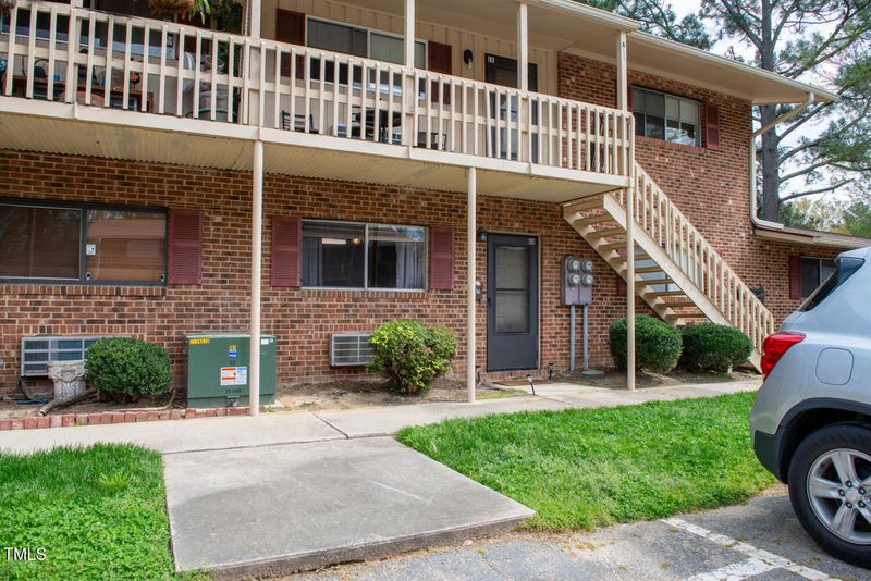 130 S Estes Dr #A8, Chapel Hill, NC 27514