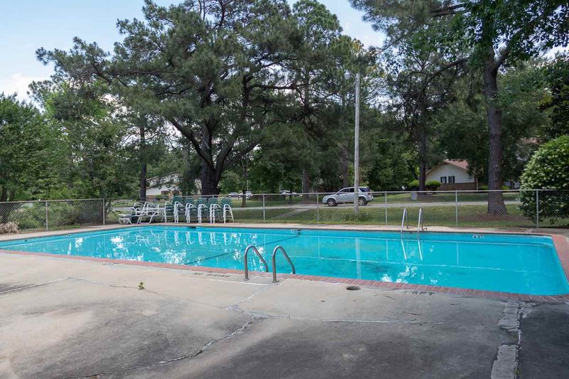 130 S Estes Dr #B-1, Chapel Hill, NC 27514