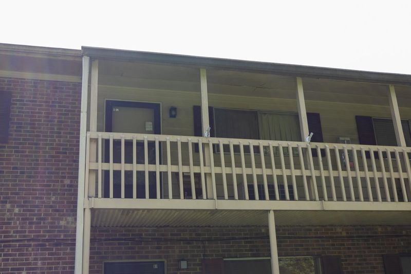 130 S Estes Dr #B-12, Chapel Hill, NC 27514