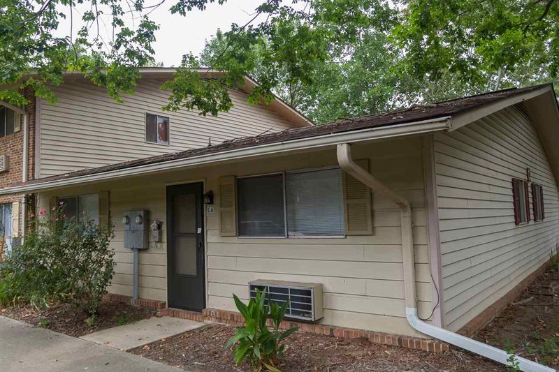 130 S Estes Dr #C-6, Chapel Hill, NC 27514