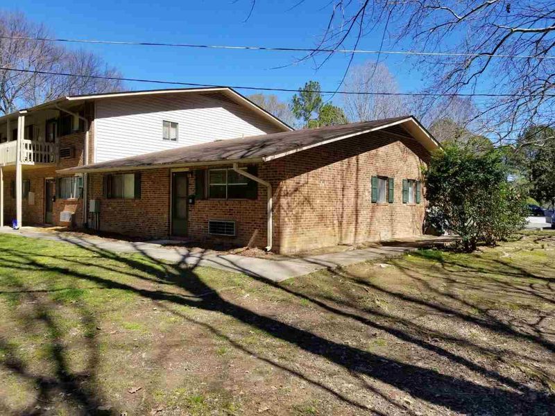 130 S Estes Dr #D-6, Chapel Hill, NC 27514