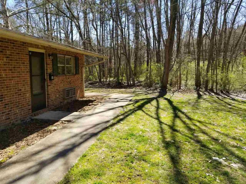 130 S Estes Dr #D-6, Chapel Hill, NC 27514