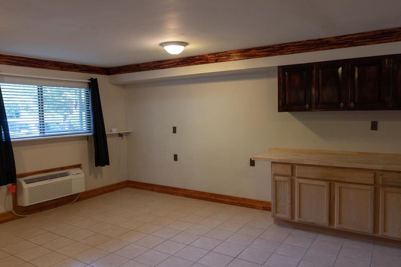 130 S Estes Dr #E2, Chapel Hill, NC 27514