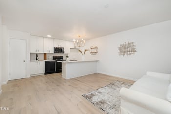 130 Estes Dr #F6, Chapel Hill, NC 27514