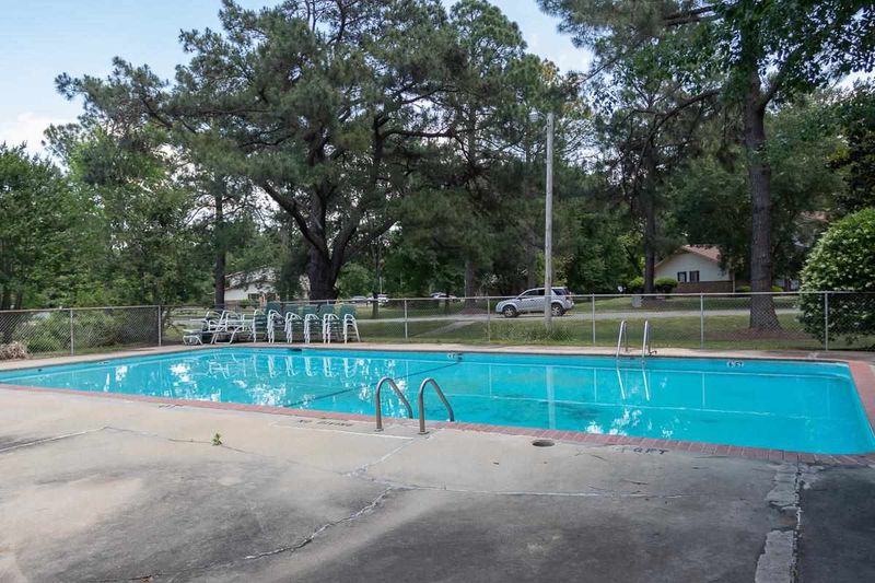 130 S Estes Dr #G-2, Chapel Hill, NC 27514