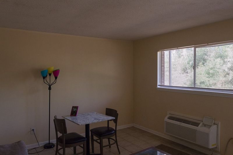 130 S Estes Dr #G-9, Chapel Hill, NC 27514