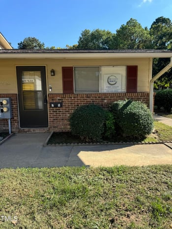 130 Estes Dr #J1, Chapel Hill, NC 27514