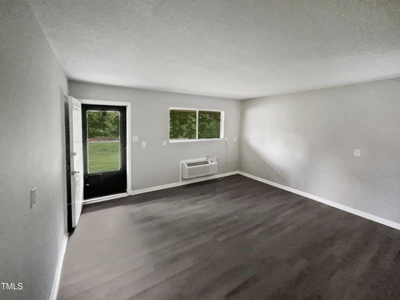 130 S Estes Dr #J4, Chapel Hill, NC 27514