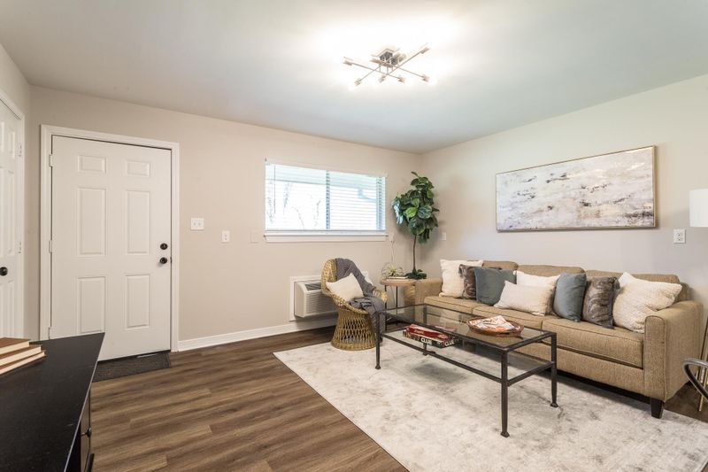 130 S Estes Dr #K3, Chapel Hill, NC 27514