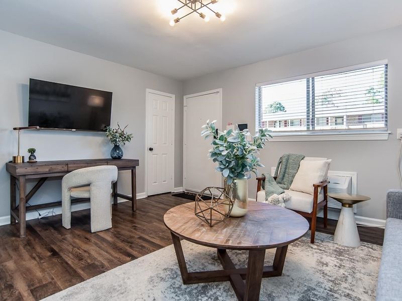 130 S Estes Rd #H-2, Chapel Hill, NC 27514