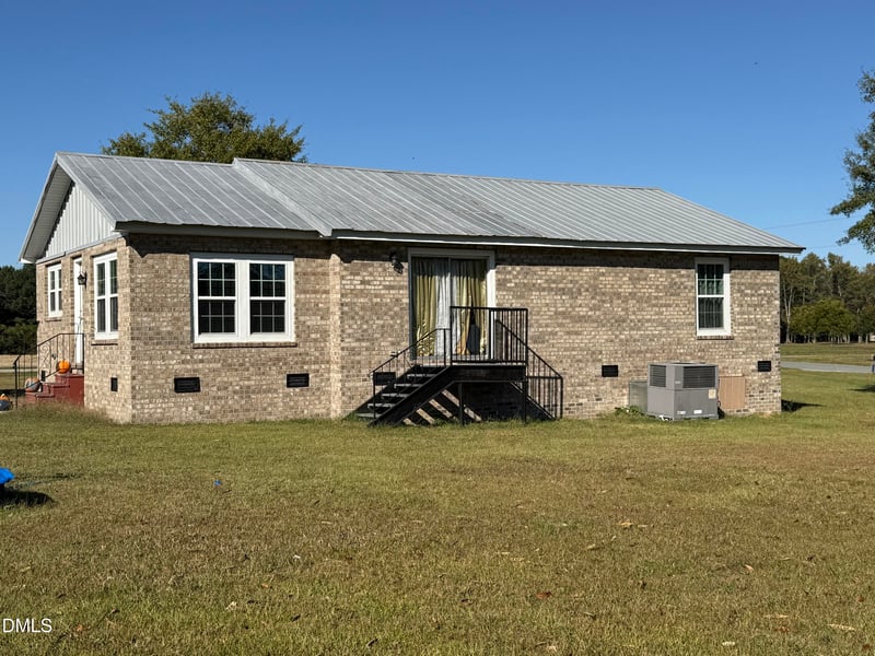 130 Fitzgerald Rd, Selma, NC 27576