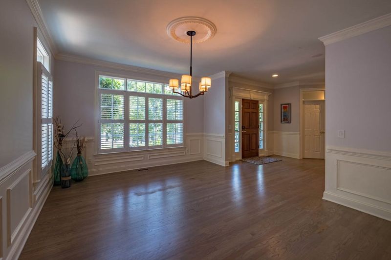 130 Graylyn Dr, Chapel Hill, NC 27516