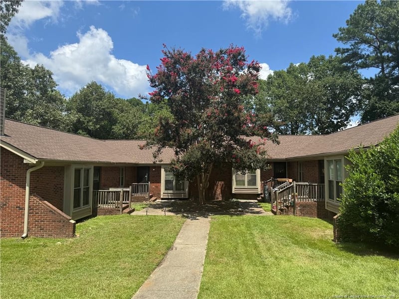 130 Homeplace Ct, Fayetteville, NC 28311