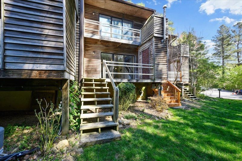 130 E Longview St #B, Chapel Hill, NC 27516