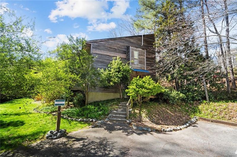 130 E Longview St, Chapel Hill, NC 27516
