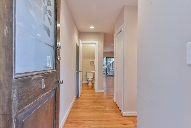 130 E Longview St #L, Chapel Hill, NC 27516