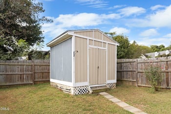 130 Parkhaven Ln, Garner, NC 27529