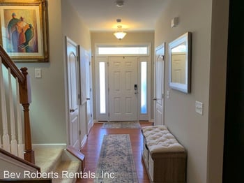 130 Spring Pine Ln, Holly Springs, NC 27540