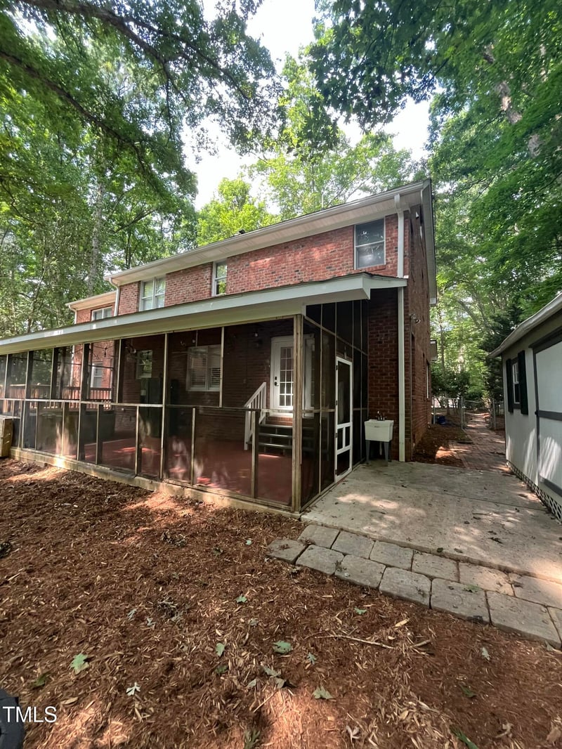 130 Windsor Cir, Chapel Hill, NC 27516