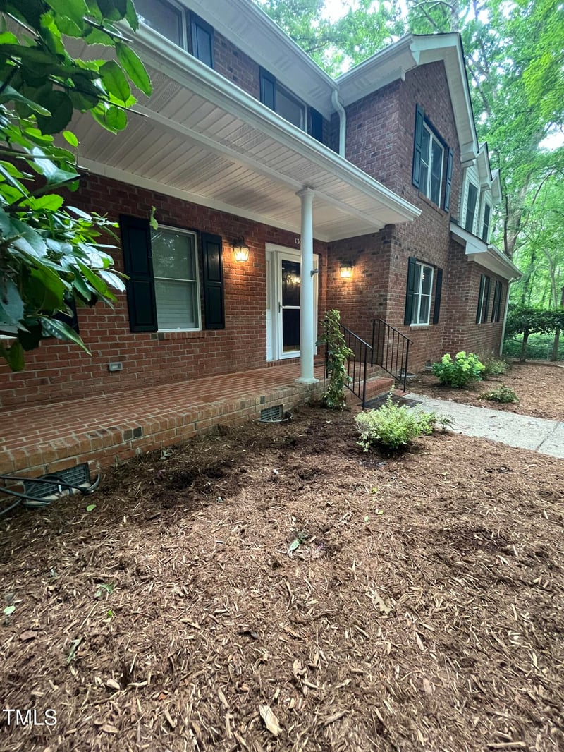 130 Windsor Cir, Chapel Hill, NC 27516