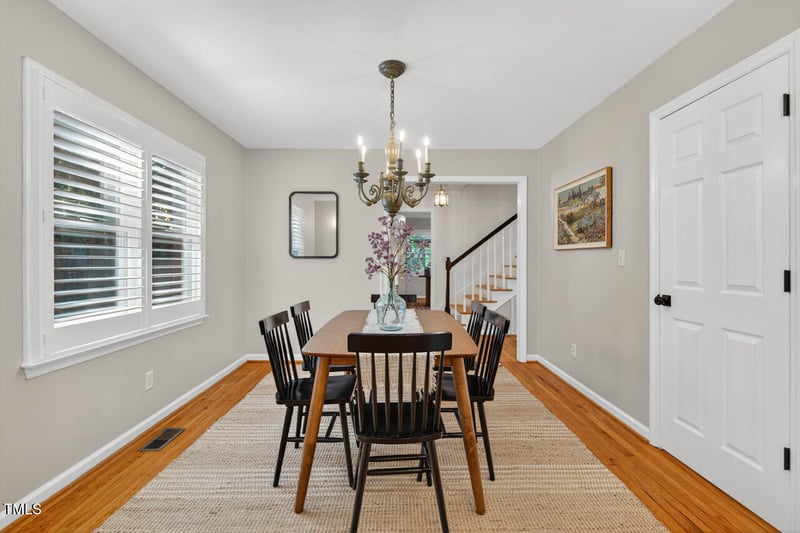 130 Windsor Cir, Chapel Hill, NC 27516