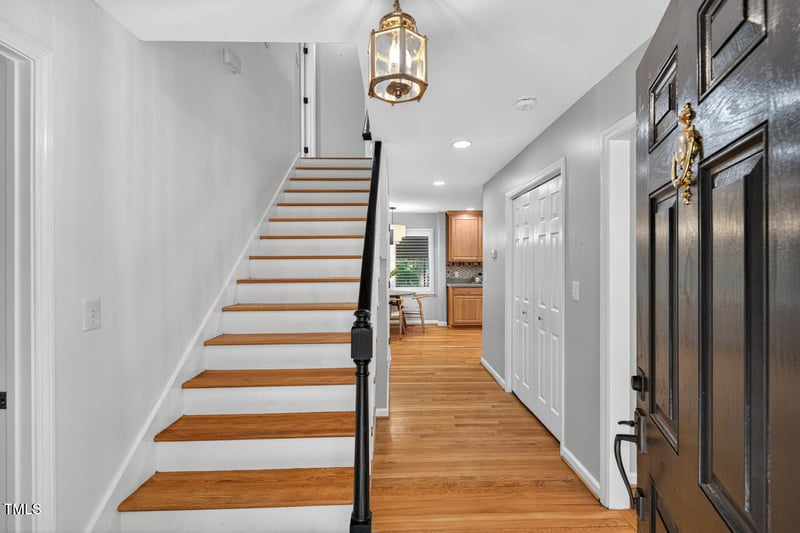 130 Windsor Cir, Chapel Hill, NC 27516