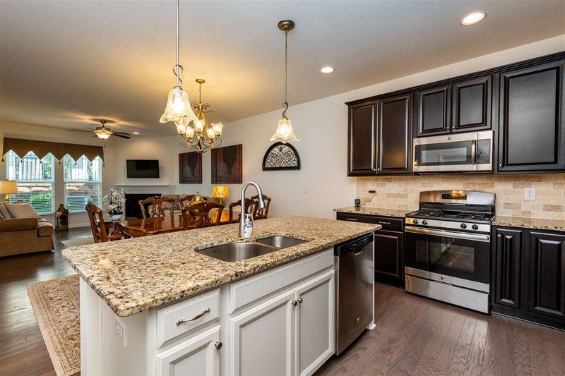 130 Writing Rock Pl, Apex, NC 27539